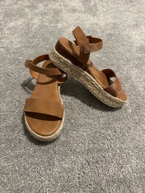 Girls Wedges size 1